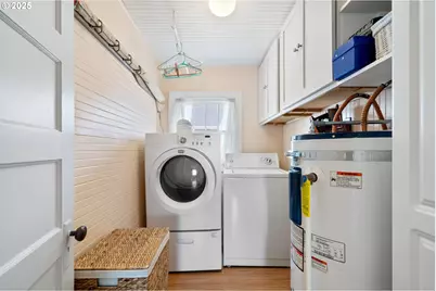 210 Cypress Ave, Garibaldi, OR 97118 - Photo 20