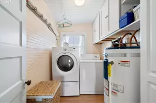 210 Cypress Ave, Garibaldi, OR 97118 - Photo 20