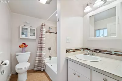 210 Cypress Ave, Garibaldi, OR 97118 - Photo 18