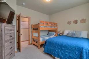 56340 Solar Dr, Bend, OR 97707 - Photo 28