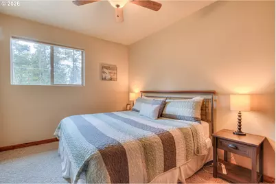56340 Solar Dr, Bend, OR 97707 - Photo 32