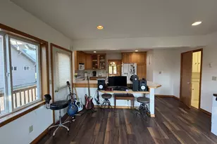203 NE 1st St, Enterprise, OR 97828 - Photo 16