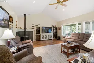 10920 Martin Ln NE, Aurora, OR 97002 - Photo 14