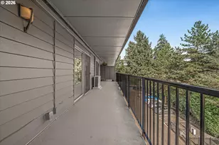 200 SW Burnham Rd, Lake Oswego, OR 97034 - Photo 22