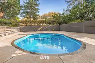 200 SW Burnham Rd, Lake Oswego, OR 97034 - Photo 36
