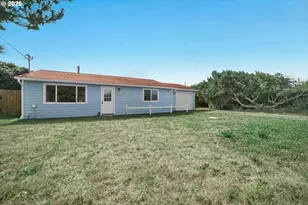 2001 NW Mackey St, Waldport, OR 97394 - Photo 10