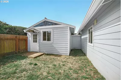 2001 NW Mackey St, Waldport, OR 97394 - Photo 20