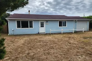 2001 NW Mackey St, Waldport, OR 97394 - Photo 2