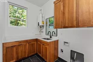 9316 NW Hardy Ave, Portland, OR 97231 - Photo 34