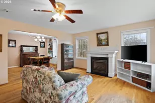 9311/9315 SE Grant St, Portland, OR 97216 - Photo 2