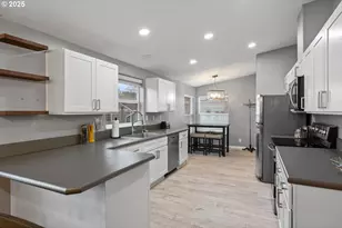 9311/9315 SE Grant St, Portland, OR 97216 - Photo 22