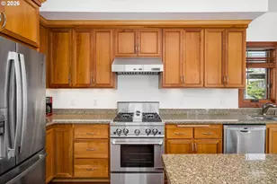 2883 Lord Byron Pl, Eugene, OR 97408 - Photo 12