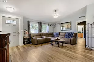 244 NW Hayden Ct, Hillsboro, OR 97124 - Photo 4