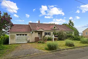 357 W Niagara Ave, Astoria, OR 97103 - Photo 2