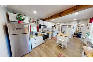 412 E 11th St, The Dalles, OR 97058 - Photo 6