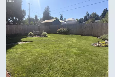 412 E 11th St, The Dalles, OR 97058 - Photo 20