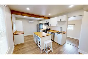 412 E 11th St, The Dalles, OR 97058 - Photo 10