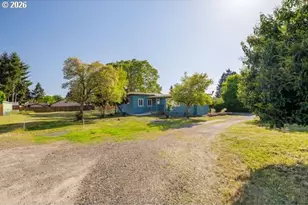 450 Hunsaker Ln, Eugene, OR 97404 - Photo 4