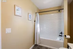 450 Hunsaker Ln, Eugene, OR 97404 - Photo 34