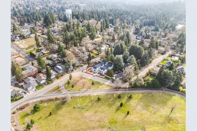 8632 SW 21st Ave, Portland, OR 97219 - Photo 42