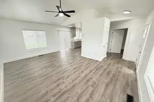 905 Monroe St, Harrisburg, OR 97446 - Photo 8