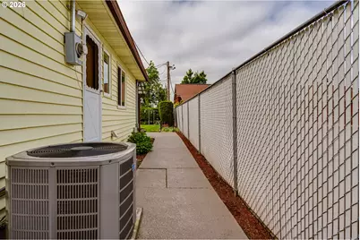 1406 Carter Ln, Springfield, OR 97477 - Photo 42