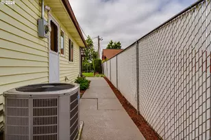 1406 Carter Ln, Springfield, OR 97477 - Photo 42
