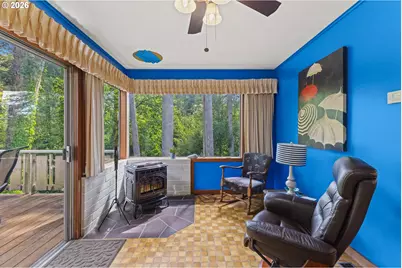 905 E 1st St, Coquille, OR 97423 - Photo 12