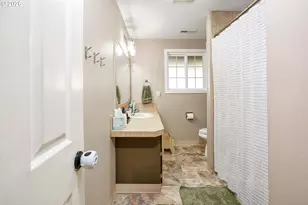 85 NE 23rd St, Gresham, OR 97030 - Photo 16