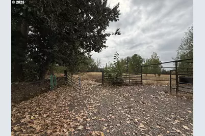 970 Lasalle St, Harrisburg, OR 97446 - Photo 10