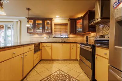 3047 NE Leah St, Salem, OR 97305 - Photo 6