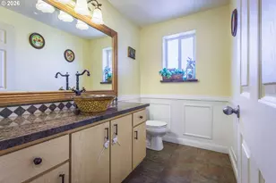 3047 NE Leah St, Salem, OR 97305 - Photo 10