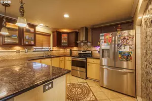 3047 NE Leah St, Salem, OR 97305 - Photo 4
