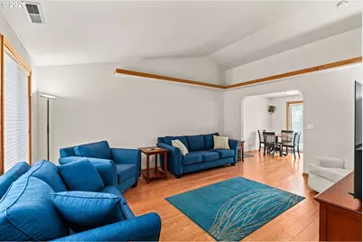 2484 Melrose Loop, Eugene, OR 97402 - Photo 6