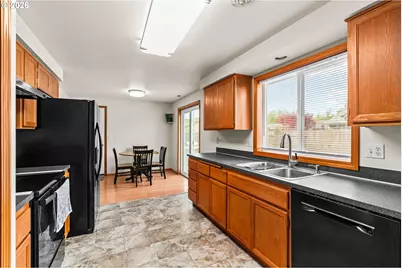 2484 Melrose Loop, Eugene, OR 97402 - Photo 10