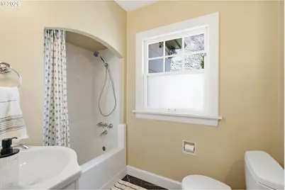 3033 NE Fremont St, Portland, OR 97212 - Photo 18