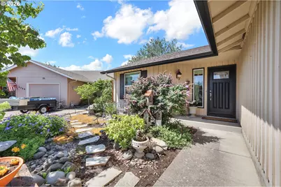 2776 Dayna Ln, Eugene, OR 97408 - Photo 4