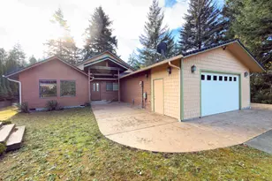 1108 6th St SE, Bandon, OR 97411 - Photo 6