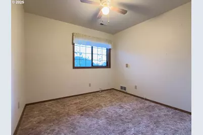 1108 6th St SE, Bandon, OR 97411 - Photo 32