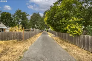 3819 SE 130th Ave, Portland, OR 97236 - Photo 24