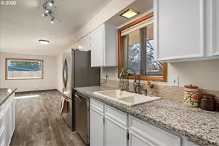 327 NE 169th Ave, Portland, OR 97230 - Photo 12