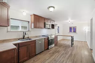 11320 NE Morris St, Portland, OR 97220 - Photo 8