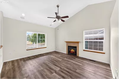 1437 NE Grandhaven St, McMinnville, OR 97128 - Photo 8