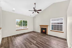 1437 NE Grandhaven St, McMinnville, OR 97128 - Photo 8