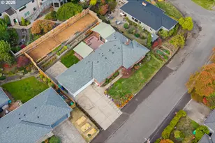 7929 SW 4th Ave, Portland, OR 97219 - Photo 36