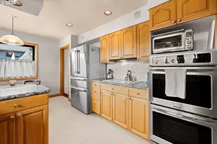 7929 SW 4th Ave, Portland, OR 97219 - Photo 10