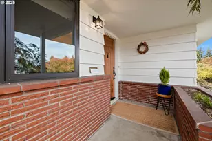 7929 SW 4th Ave, Portland, OR 97219 - Photo 2