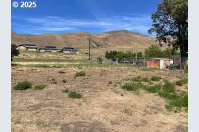 9255 State Route 14, Wishram, WA 98673 - Photo 2