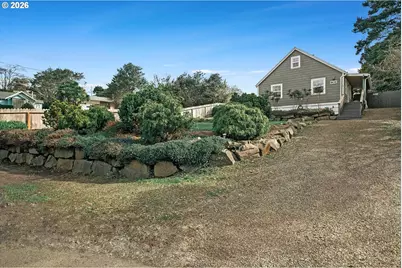 806 NE Mast Ave, Lincoln City, OR 97367 - Photo 40