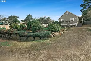 806 NE Mast Ave, Lincoln City, OR 97367 - Photo 40